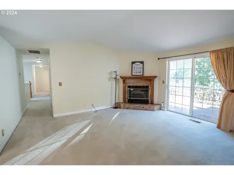 360 S 22nd Street Cottage Grove OR 97424