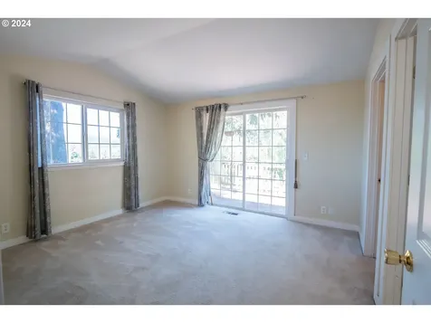 360 S 22nd Street Cottage Grove OR 97424