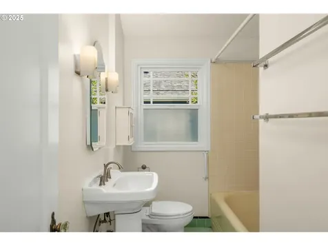 224 SE 50th Avenue Portland OR 97215