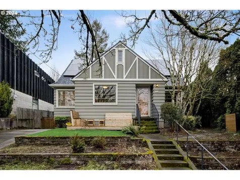 3004 Ne 23rd Avenue Portland OR 97212