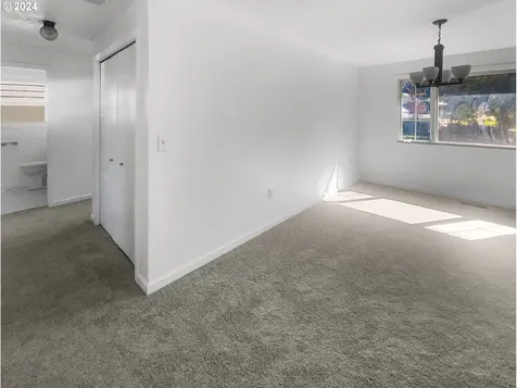 13304 Clairmont Way Oregon City OR 97045