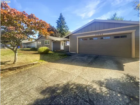 13304 Clairmont Way Oregon City OR 97045
