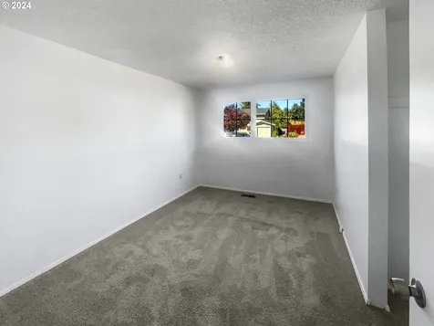 13304 Clairmont Way Oregon City OR 97045