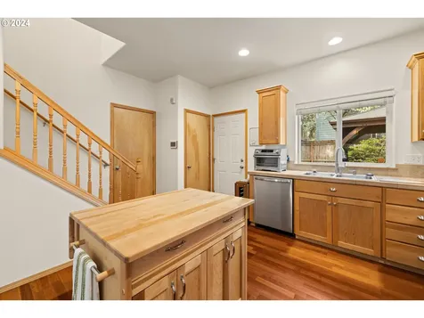 149 Ne 160th Avenue Portland OR 97230