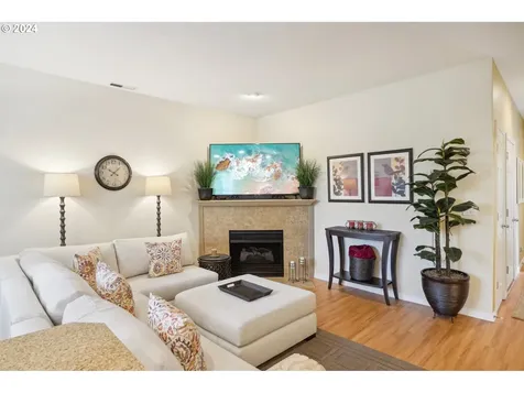 1637 SE Night Heron Way Gresham OR 97080