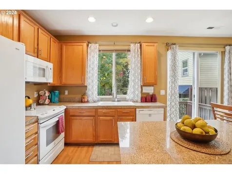 1637 SE Night Heron Way Gresham OR 97080