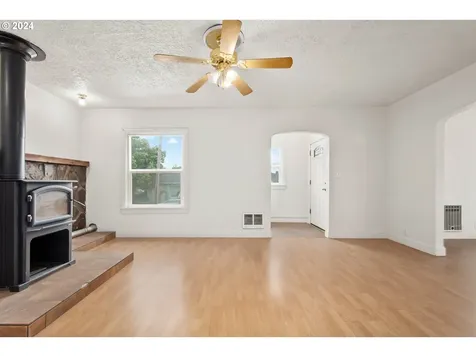 1421 NE Dallas Street Camas WA 98607