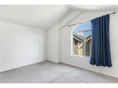 2512 SE 87th Avenue Portland OR 97266