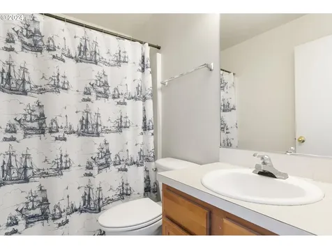 2512 SE 87th Avenue Portland OR 97266