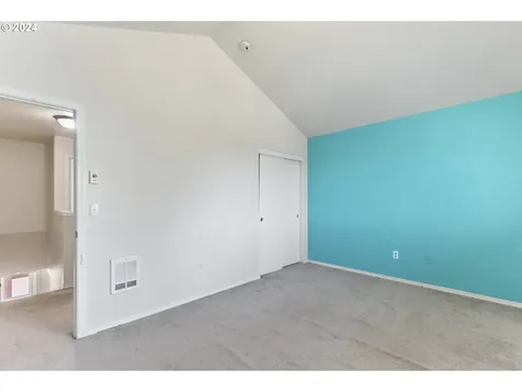 2512 SE 87th Avenue Portland OR 97266