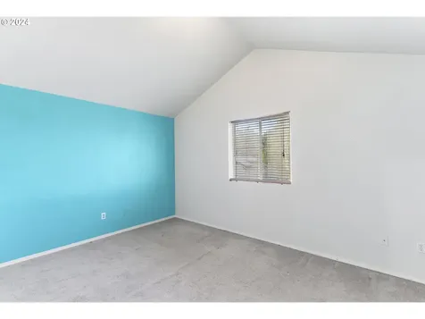 2512 SE 87th Avenue Portland OR 97266