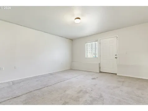 2512 SE 87th Avenue Portland OR 97266