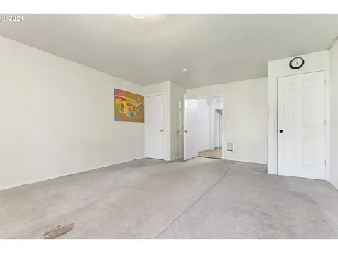 2512 SE 87th Avenue Portland OR 97266