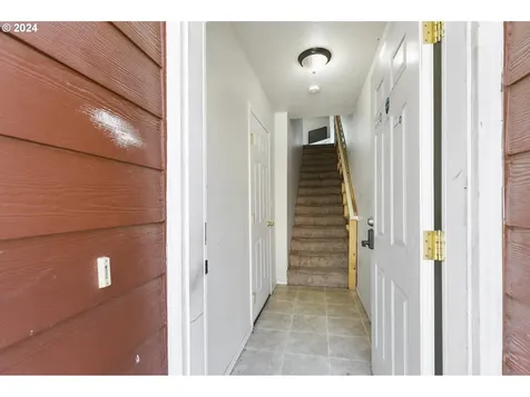 2512 SE 87th Avenue Portland OR 97266