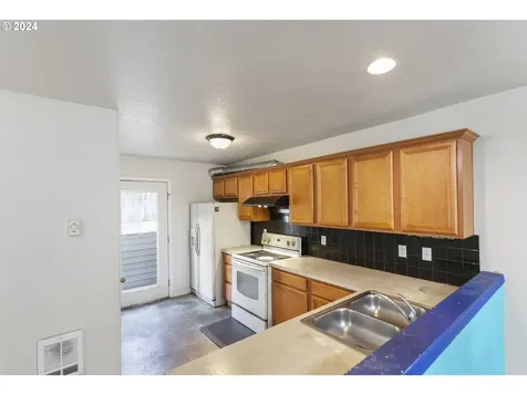 2512 SE 87th Avenue Portland OR 97266