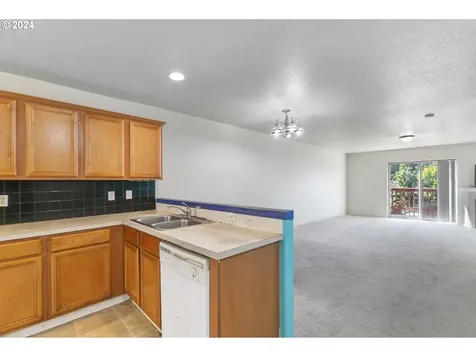 2512 SE 87th Avenue Portland OR 97266