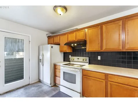 2512 SE 87th Avenue Portland OR 97266