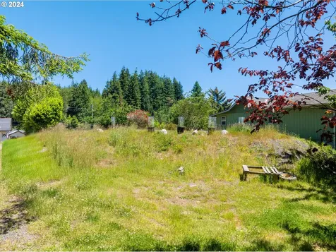 1351 Dakota Street Coos Bay OR 97420