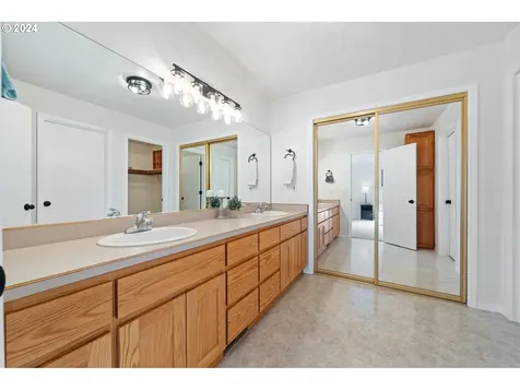 120 W Nicholas Way Newberg OR 97132