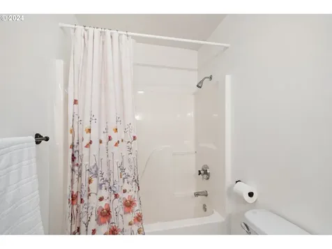 120 W Nicholas Way Newberg OR 97132