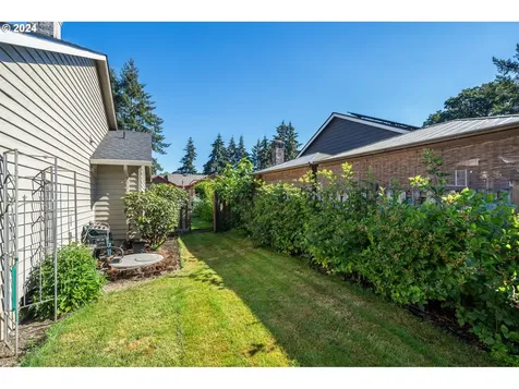 120 W Nicholas Way Newberg OR 97132