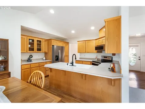 120 W Nicholas Way Newberg OR 97132