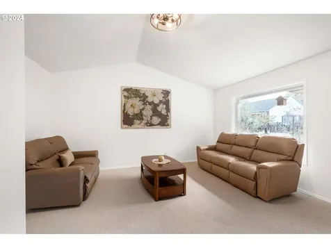 120 W Nicholas Way Newberg OR 97132