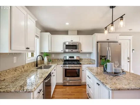 420 Sw Devonwood Avenue Beaverton OR 97006