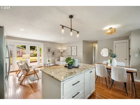 420 Sw Devonwood Avenue Beaverton OR 97006