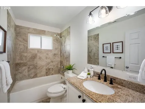 420 Sw Devonwood Avenue Beaverton OR 97006