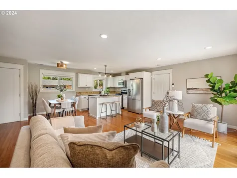 420 Sw Devonwood Avenue Beaverton OR 97006