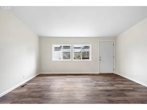 542 S 15th Street Cottage Grove OR 97424