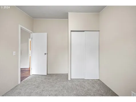 542 S 15th Street Cottage Grove OR 97424