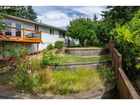 168 Live Oak Court Roseburg OR 97470