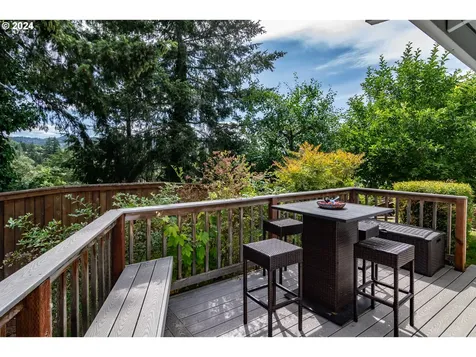 168 Live Oak Court Roseburg OR 97470