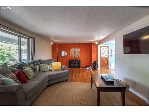 168 Live Oak Court Roseburg OR 97470