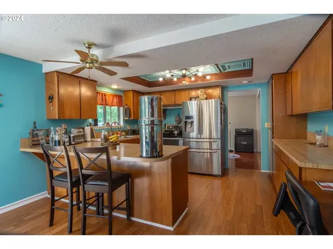 168 Live Oak Court Roseburg OR 97470