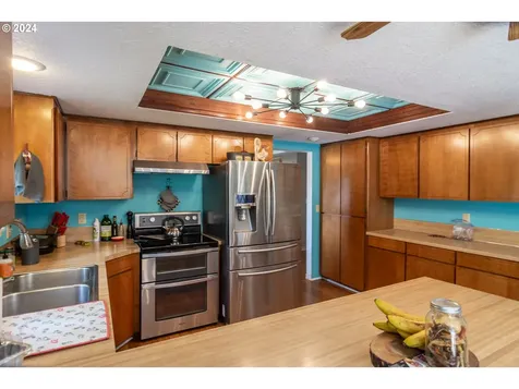 168 Live Oak Court Roseburg OR 97470