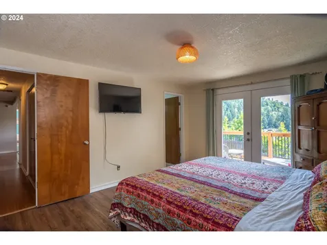 168 Live Oak Court Roseburg OR 97470