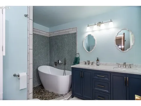 168 Live Oak Court Roseburg OR 97470