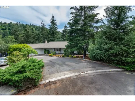 168 Live Oak Court Roseburg OR 97470
