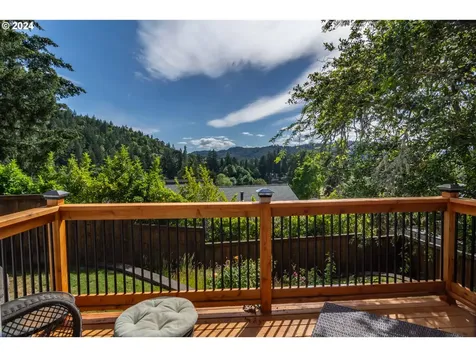 168 Live Oak Court Roseburg OR 97470