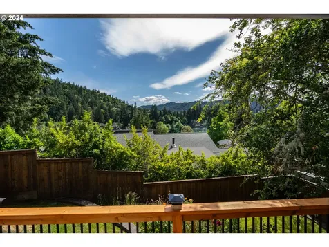 168 Live Oak Court Roseburg OR 97470