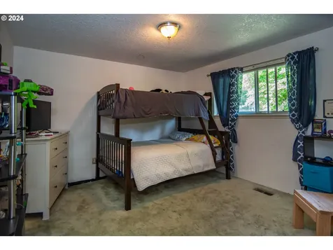 168 Live Oak Court Roseburg OR 97470