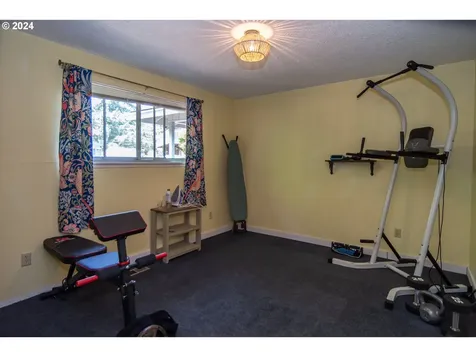 168 Live Oak Court Roseburg OR 97470