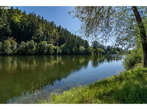 168 Live Oak Court Roseburg OR 97470