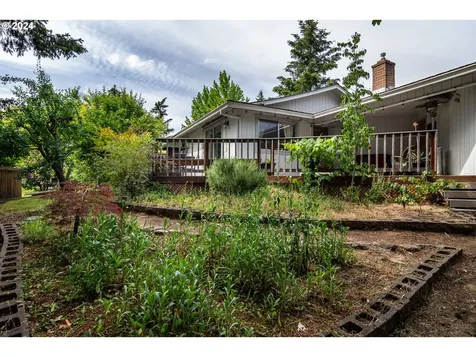 168 Live Oak Court Roseburg OR 97470