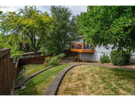 168 Live Oak Court Roseburg OR 97470
