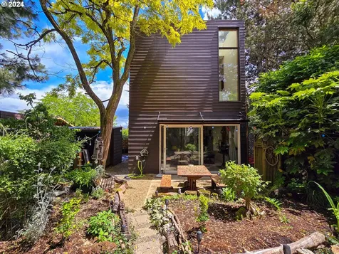 2702 N Winchell Street Portland OR 97217