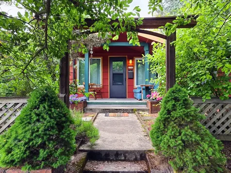 2702 N Winchell Street Portland OR 97217